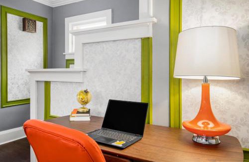 Northeast South Bend House | GAME DAY Haven- Sleeps 10, Near Notre Dame & DT!