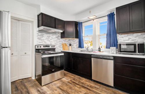 Northeast South Bend House | GAME DAY Haven- Sleeps 10, Near Notre Dame & DT!