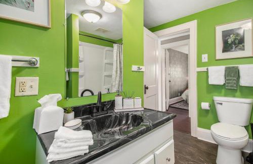 Northeast South Bend House | GAME DAY Haven- Sleeps 10, Near Notre Dame & DT!