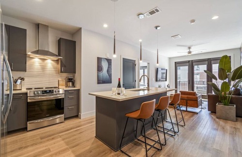 West End Apartment | Game Day HQ! Walk to Vandy *POOL* Near Broadway