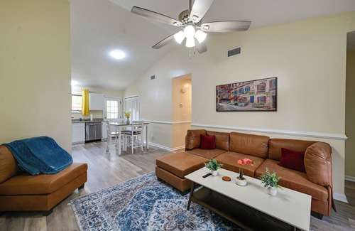 Greenville House | Game Day Ready: Greenville Stay w/Patio Dining