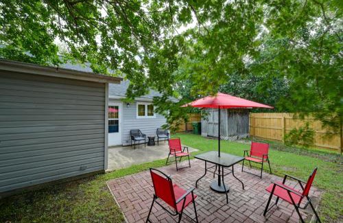 Greenville House | Game Day Ready Greenville Stay with Patio Dining