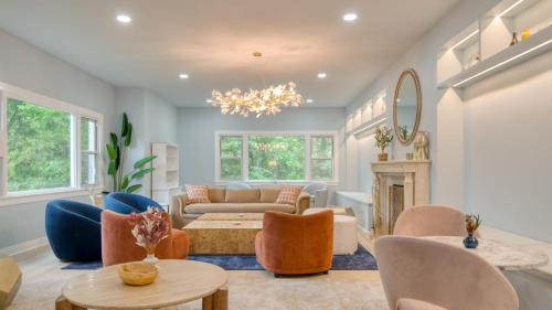 Palenville House | Game Farm Villa by AvantStay 10BDR Private Pond Spa Pool Family-Friendly