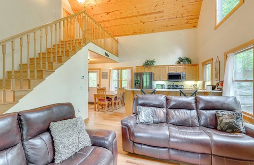 Unaka Cabin | Game Room & 3-Story Deck at Lake Hiwassee Hideaway