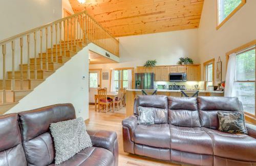 Unaka House | Game Room and 3-Story Deck at Lake Hiwassee Hideaway