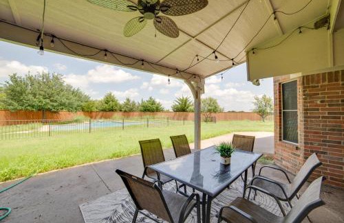 Farmersville House | Game Room and Bar Secluded Getaway in Farmersville