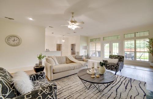 Farmersville House | Game Room and Bar Secluded Getaway in Farmersville