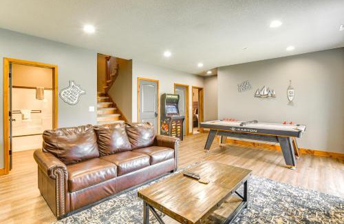 Hollister House | Game Room and Hot Tub Spacious Retreat in Hollister