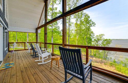 New Concord House | Game Room and Screened Porch Kentucky Lake Retreat!