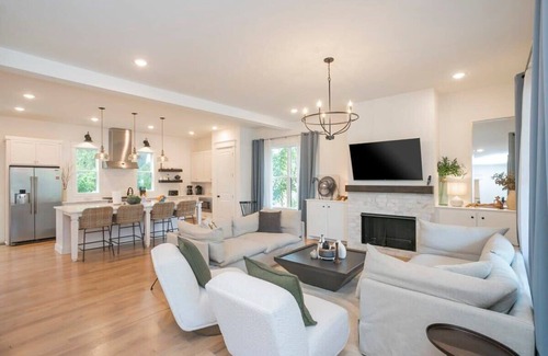 Donelson Hills House | Game Room, Fire Pit & Hot Tub!