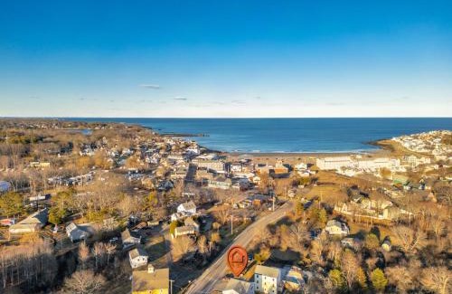 York Beach House | Game Room Home Gym 1 Mile to Beach