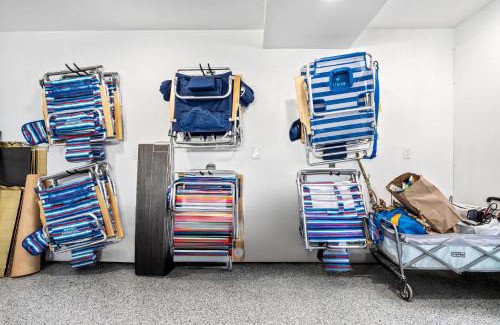 York Beach House | Game Room Home Gym 1 Mile to Beach