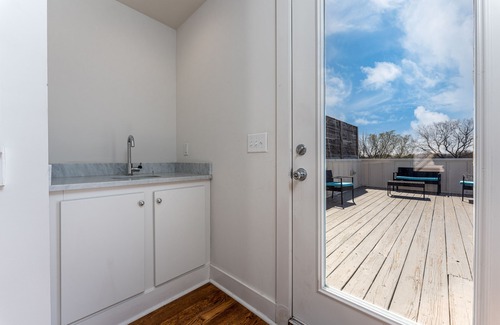 Eighth Avenue House | *Game Room* Rooftop Deck* Close to Downtown*