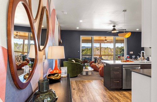 Leicester House | Game Room + Spa Stay, Sauna, Hot Tub, Dogs OK