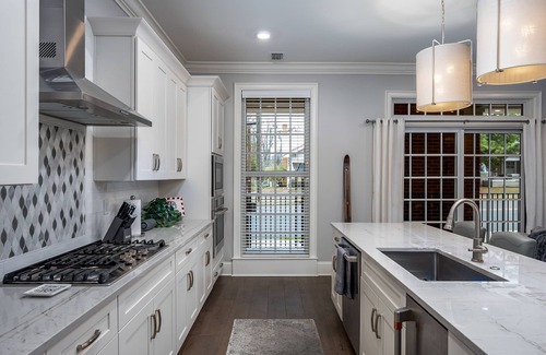 Tuscaloosa Condo | Gameday Haven: Walk to Stadium & Nightlife