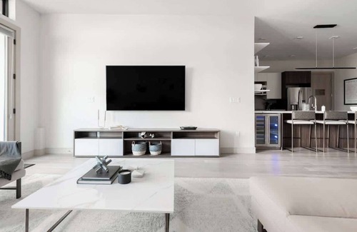 Jefferson Park Condo | Gameday Oasis | Private Balcony | Jefferson Park