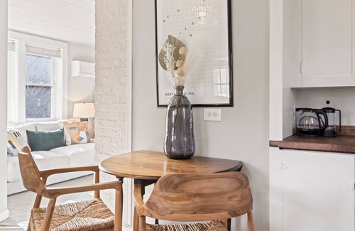 Hendersonville Apartment | Garage Apt