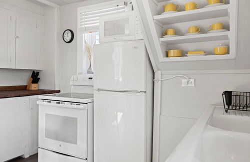Hendersonville Apartment | Garage Apt