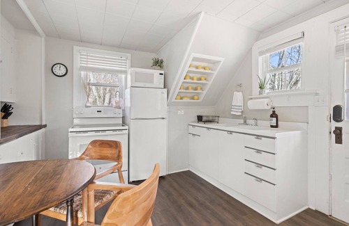 Hendersonville Apartment | Garage Apt