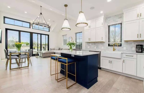 Downtown Columbus House | Garage Parking - Convention - Short North