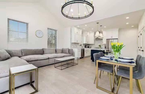 Downtown Columbus House | Garage Parking - Convention - Short North