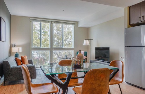 San Jose Apartment | Garden Alameda 2BR w Gym Pool nr Caltrain SFO-195