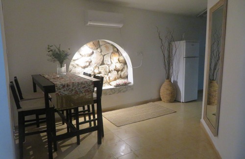 Safed Apartment | Garden apartment Galilee sea & mountains view, WiFi, BBQ, Air Conditioner 2