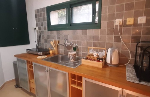Safed Apartment | Garden apartment Galilee sea & mountains view, WiFi, BBQ, Air Conditioner 2
