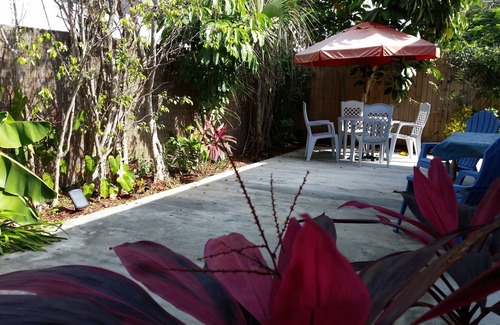Santa Barbara Estates Apartment | Garden Apartment; Walk to Beach; Fantastic Location