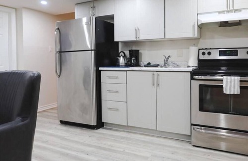 Brantford House | Garden Ave Suite – 3 Mins to Hwy 403