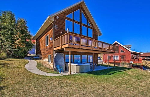 Harbor Village House | Garden City Lake House Hot Tub and Views!