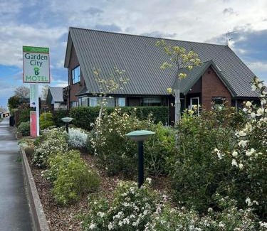 Redwood Hotel | Garden City Motel
