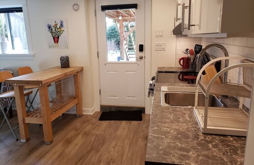 Fairfield House | Garden City Suite: Perfect Location & Comfort