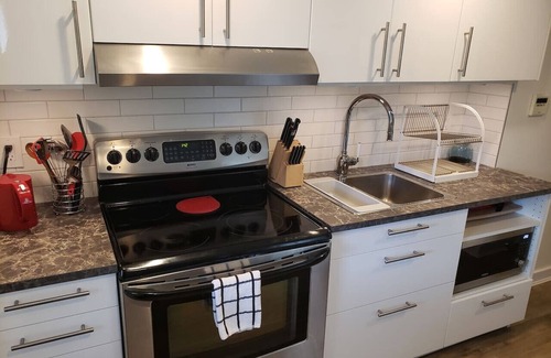 Fairfield House | Garden City Suite: Perfect Location & Comfort