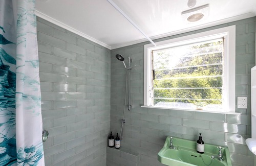 Ostend House | Garden Cottage - Stay Waiheke