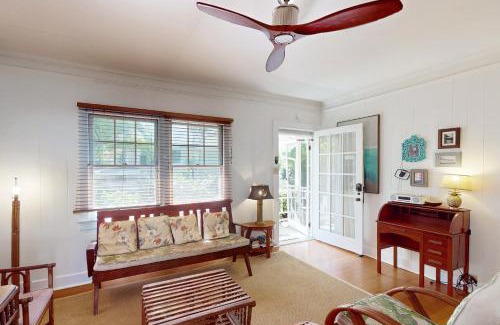 Diamond Head - Kapahulu - St. Louis House | Garden Cottage Unit A