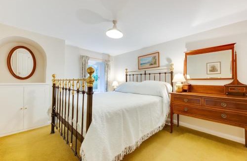 Sandwich House | Garden Flat