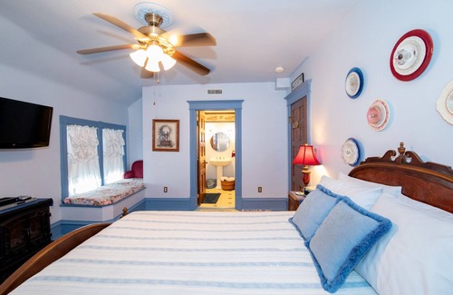 Sturgeon Bay Bed & Breakfast | Garden Gate BnB