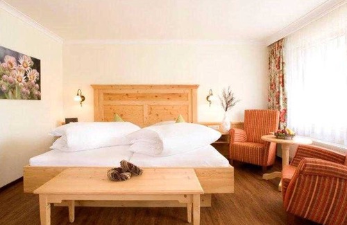 Maierhofen Cabin | Garden herbs comfort room with balcony - nature Landhaus Krone