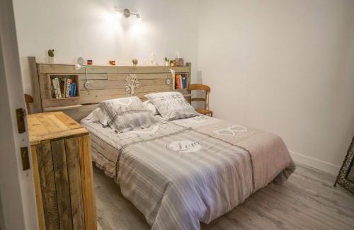 Saint-Martin-le-Redon House | Garden Home with Ensuite