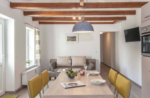 Pirna Apartment | Garden house with bathing area