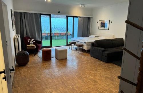 University District Apartment | Garden loft in city center Meir 1FL