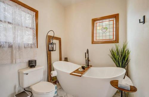 West Colorado Springs Apartment | Garden of the Gods Base Camp Dog-Friendly