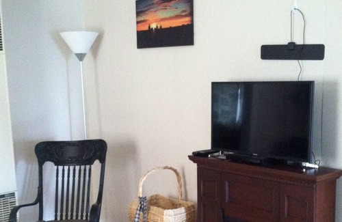 Baker City House | Garden Place ~ Scenic Escape ~ Skiing * Hiking * Fully Outfitted ~ Pet Friendly