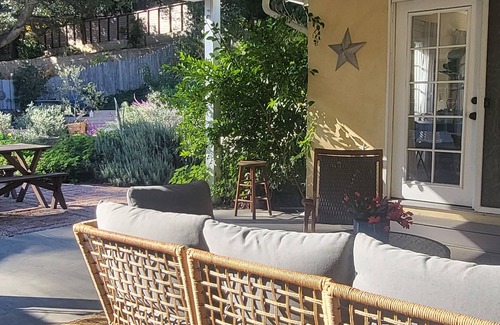 Woodland Hills Cottage | Garden Retreat