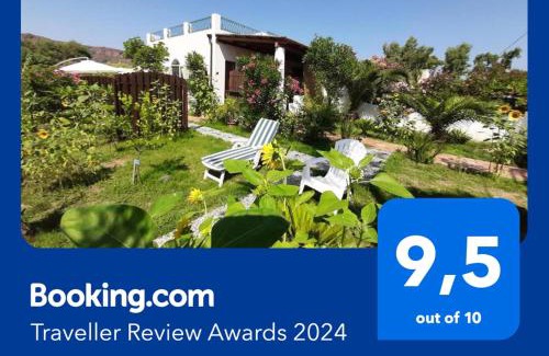 Vulcano Porto House | Garden & Sea