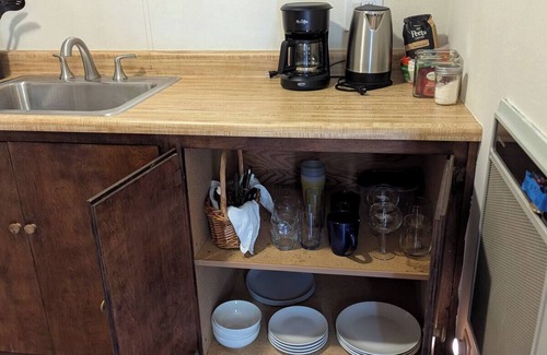 Vallejo Apartment | Garden studio oasis in historic home with free laundry