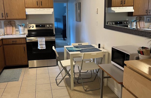 Gordon Head House | Garden suite near Arbutus Cove beach