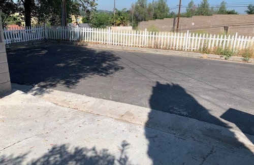 Woodland Hills Apartment | Garden View Charming Cozy studio in nice Los Angeles -AC and Highspeed Internet