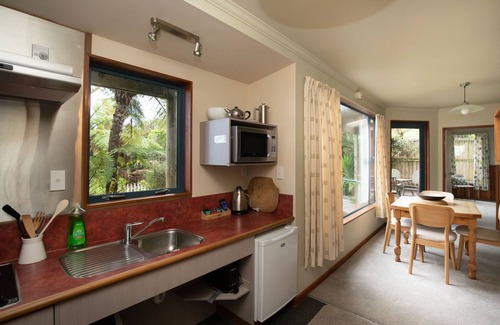 Punakaiki Apartment | Garden view spacious ground floor apartment